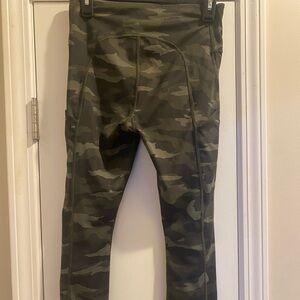ATHLETA Leggings Women S Ultimate Camo 7/8 Tight Pockets Gray Green